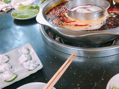-茅草房·河畔园林火锅
