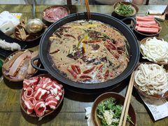 -黄潇洒老火锅(九眼桥宏济巷店)