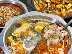 -周良天山牛杂城(天山路总店)