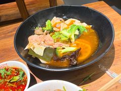 -万记麻辣烫国展总店