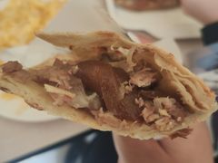 烧饼夹肘子-宝光熏肉鞋底火烧(新街口店)