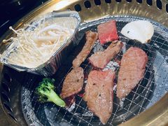 -山川小町·极番烧肉(新地假日广场店)
