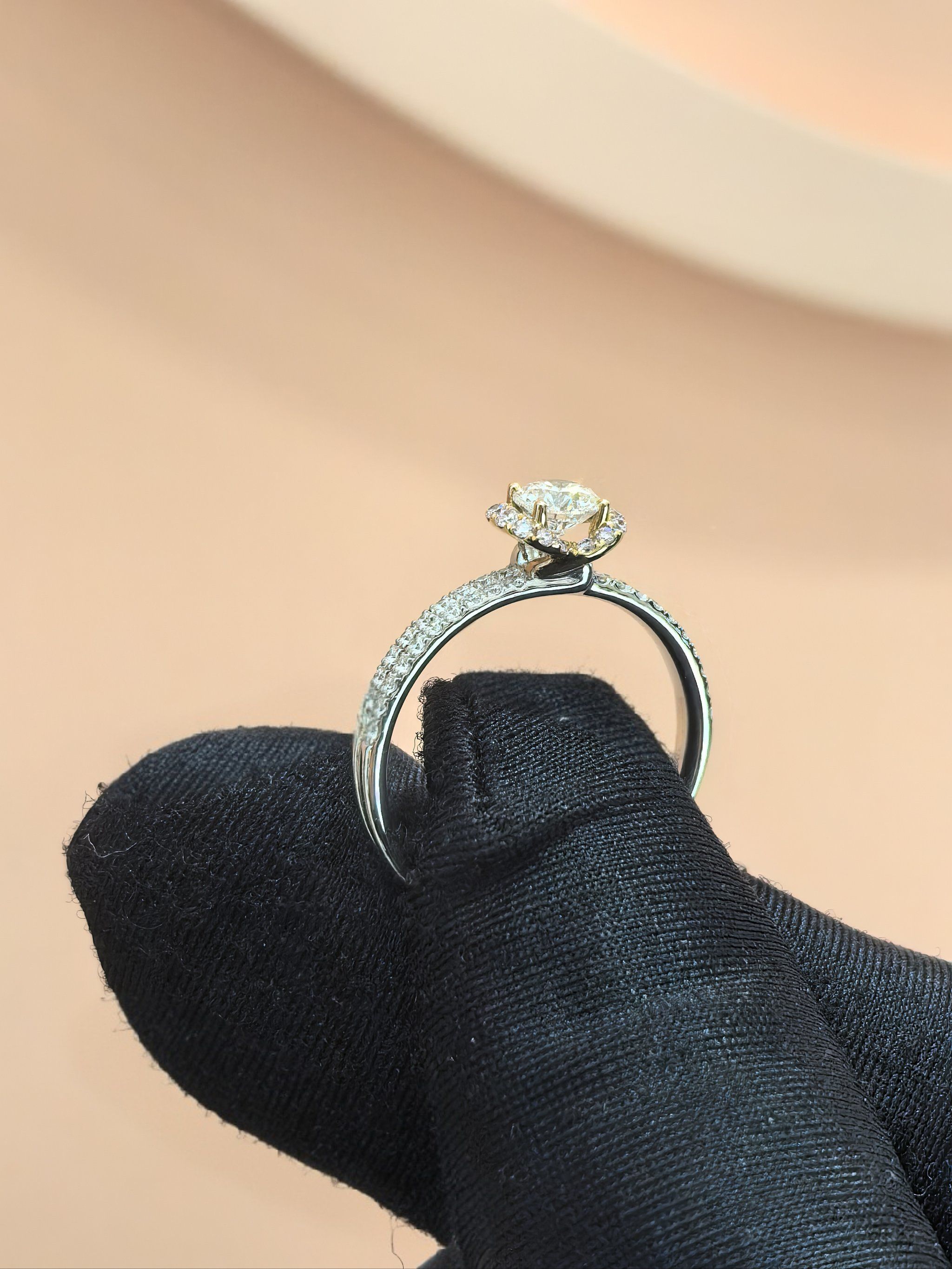 周生生 钻石戒指