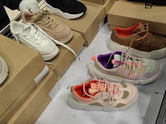 -UGG(燕莎奥特莱斯购物中心店)