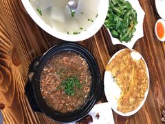 -黄记四更烤乳猪店