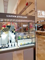 -六福珠寶(银泰百货大红门店)