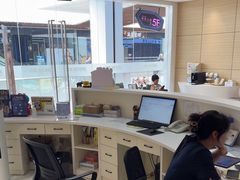 -瑞尔齿科(上海长风大悦城店)