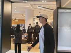 -lululemon(上海浦东IFC店)