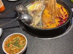 -两三事小郡肝串串香火锅(桂庙店)