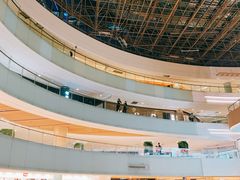 -URBAN REVIVO(高德置地广场·春广场店)