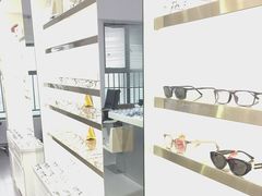 -视野联行眼镜•蔡司•依视路(温江店)