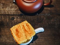 奶黄流心月饼-朱迪小铺.半糖奶油蛋糕(海汇港店)