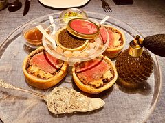 惠灵顿牛排-弦月窗LUNETTE BY AMANDA(复兴路店)