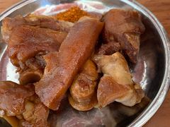 -鸿浩扒猪脚米线