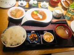 番茄炖牛舌定食-味太助·银饭食堂(中华城店)