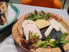 -红鼎豆捞·非遗鲍皇汤火锅(宝丰路店)