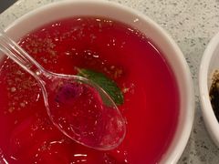 鲜火龙果冰粉-老佛爷铜炉蛙锅(海岸城店)