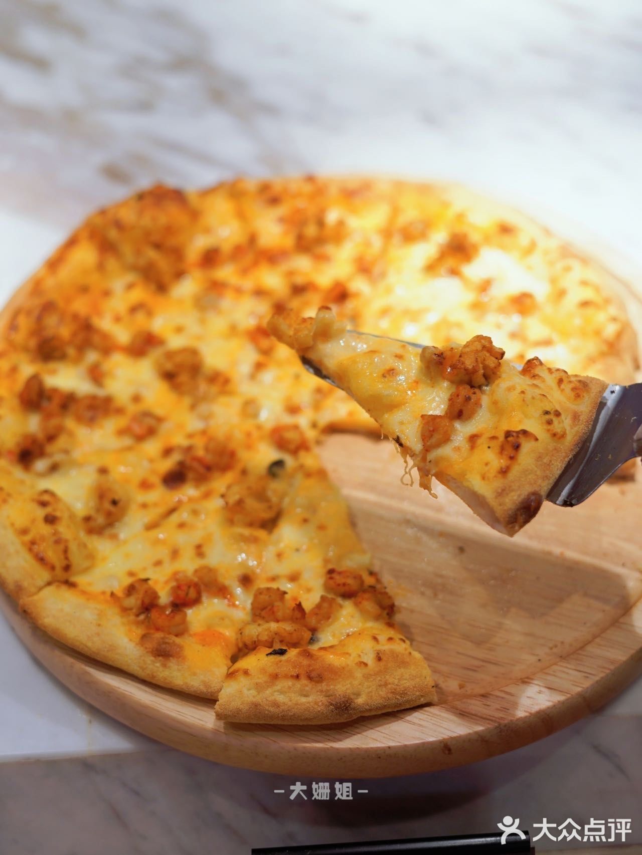 新品来啦，在比格比萨自助实现芝士瀑布配炸鸡🍗