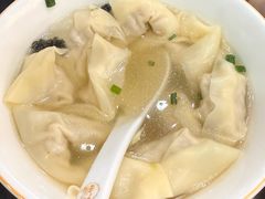 -笑来喜馄饨小笼工坊(通扬路店)