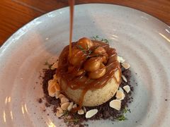 -Chom Cafe and Restaurant