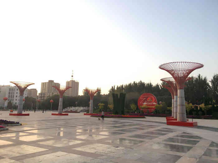 喀什人民广场公园图片