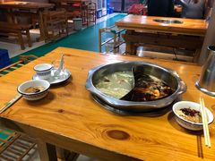 -何氏串串香火锅(翠亨店)