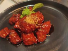 红酒泡沫牛仔粒-荟廷·晶萃(陆家嘴尚悦湾店)