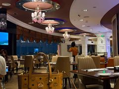 -荣誉国际酒店-云顶旋转餐厅