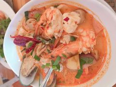 -Chom Cafe and Restaurant