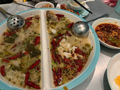 -姚姚酸菜鱼·金戈戈香港豉油鸡(喜荟城联名店)