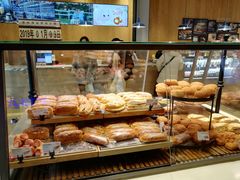 -巴黎贝甜(大宁国际商业广场店)