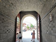 -巴陵广场