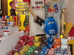 -m豆巧克力世界(上海世茂广场店)