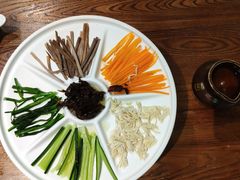 鸡丝凉米线-云海肴·汽锅鸡·云南菜(美罗城店)