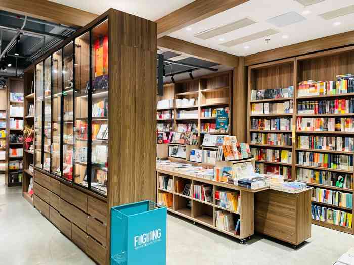 扶光书店(悦汇城店)-"扶光书店占地面积很大,几乎半层吧.书店分.