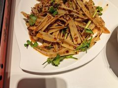 -嗨辣小聚·盘锦河蟹·海鲜烧烤龙虾(盘锦十年好店)