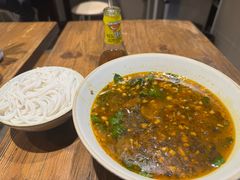 -粉八·云南米线·建水烧烤(常熟路店)