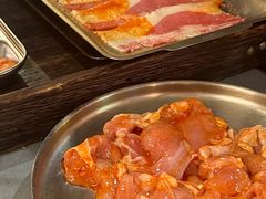 -围炉肉舍•炭烤活鳗•丹东海鲜烤肉(步行街店)