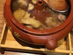 -云海肴·汽锅鸡·云南菜(天山百盛优客店)