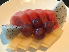 -百灵希尔顿逸林酒店大堂吧