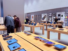-Apple零售店(华贸购物中心店)