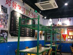 大堂-马路牙子地桌烤肉(工体店)
