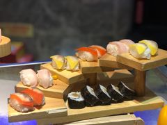 -亚洲国际大酒店·云顶阁旋转自助餐厅