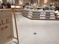 面包甜点陈列柜-七鲜超市(瑞虹天地太阳宫店)