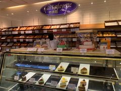 面包甜点陈列柜-老佛爷饼店