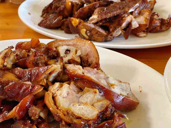 天佑祥万春老卤-" 温江的万春卤菜很是有名,据说其中.