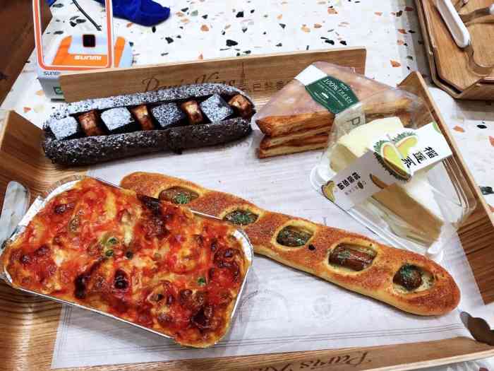 巴黎香吻(蚌山万达金街店)-"和朋友出差到蚌埠,正巧赶上是她的生日,本