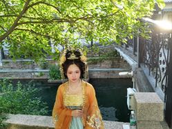 -一揽芳华汉服旗袍体验馆(拙政园店)