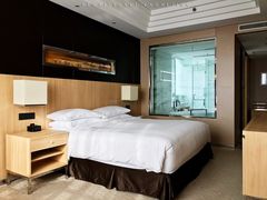 -上海漕河泾万丽酒店