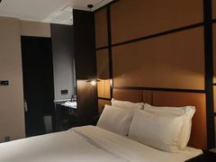 -万泊酒店(长沙五一广场国金中心店)